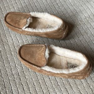 UGG chestnut slippers size womens 8
